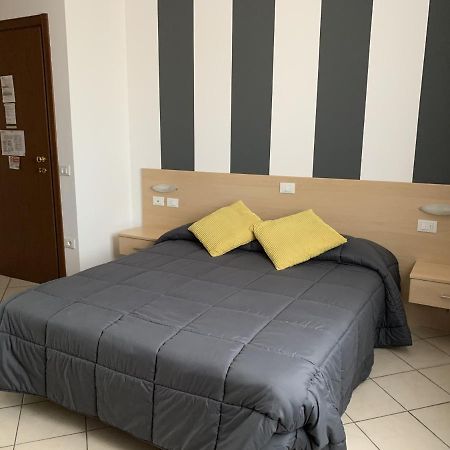 Hotel Bussana Порто-Толле Екстер'єр фото