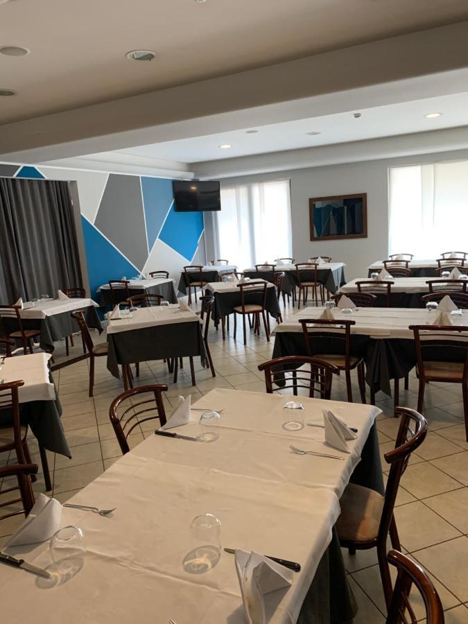 Hotel Bussana Порто-Толле Екстер'єр фото