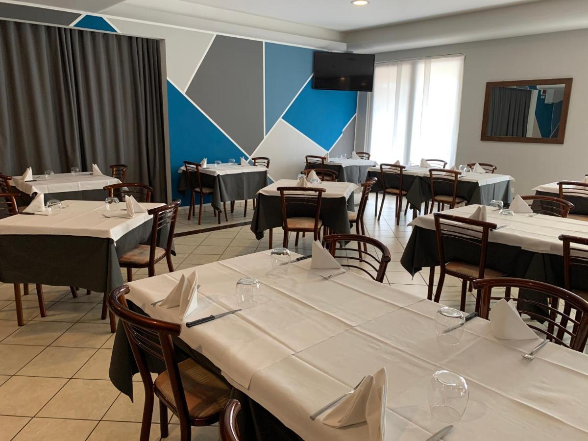 Hotel Bussana Порто-Толле Екстер'єр фото