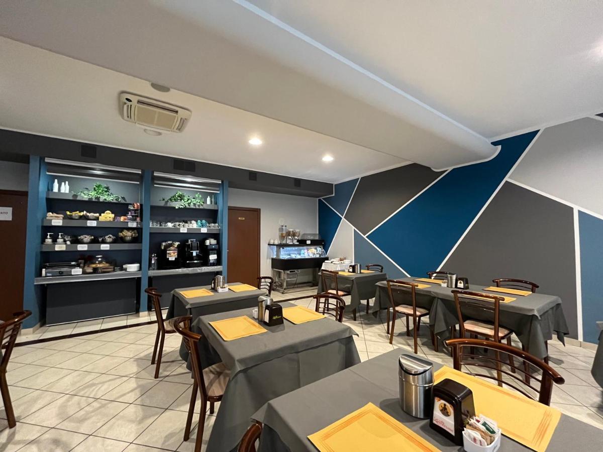 Hotel Bussana Порто-Толле Екстер'єр фото