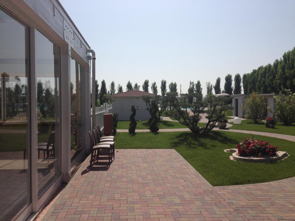 Hotel Bussana Порто-Толле Екстер'єр фото