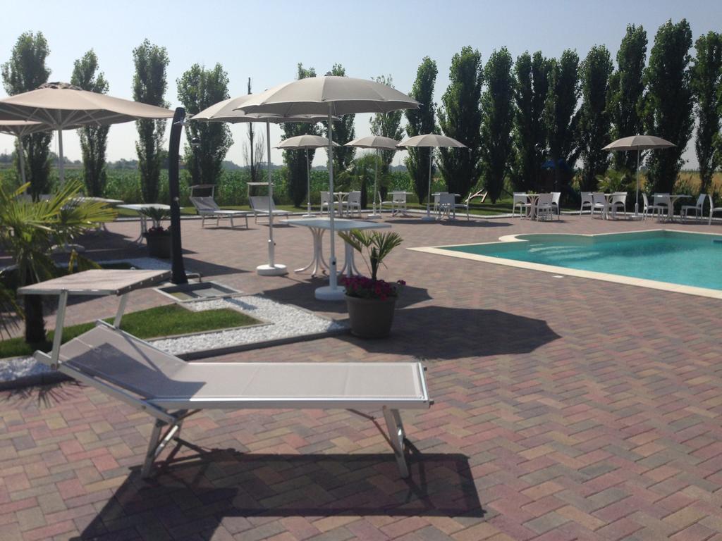 Hotel Bussana Порто-Толле Екстер'єр фото