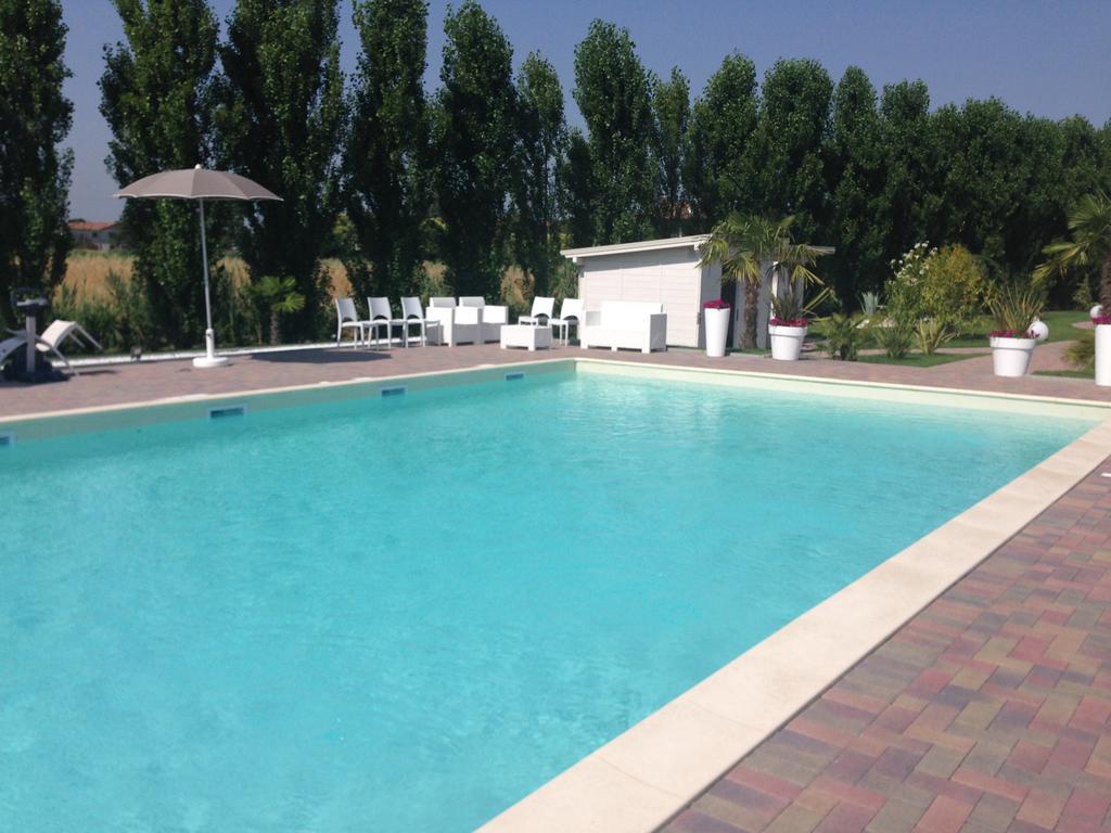 Hotel Bussana Порто-Толле Екстер'єр фото